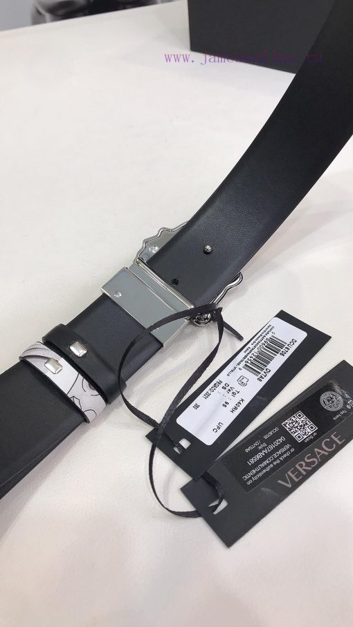 This Versace double-sided belt has two ways of wearing. One side is printed with Silver Baro 2c6nnqnq - Image 8