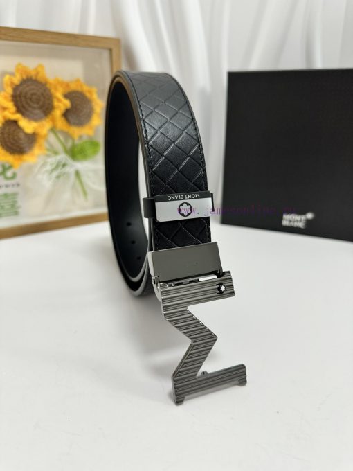 MontblancMaterial: Leather Belt with 100% Head Layer. The leather belt is guaranteed to be g s5m3r4b9
