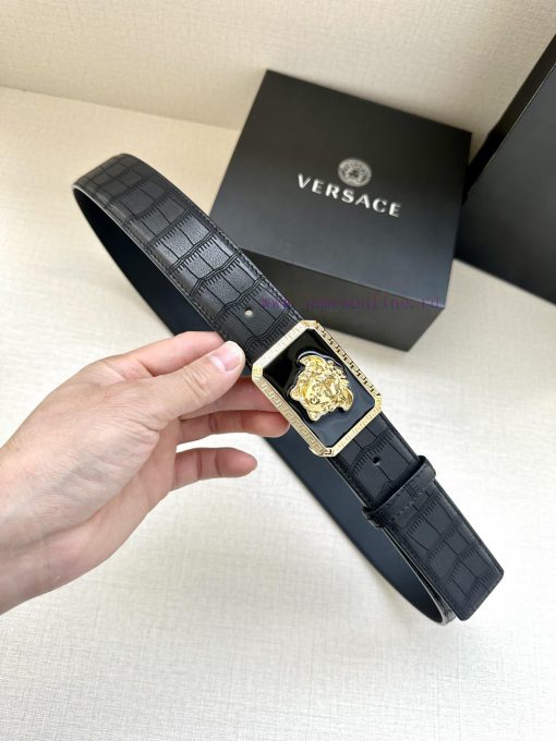 The 3D decoration on the buckle of the Versace head emblem waistband with a width of 4.0cm f sf5vjqrd
