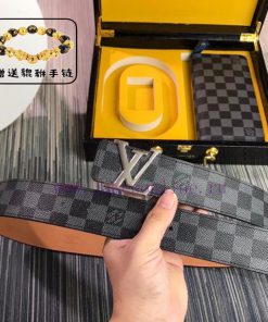 Louis Vuitton Belt and Wallet, a two-piece set of world-renowned luxury goods from Italy, fe u6ifo2nc