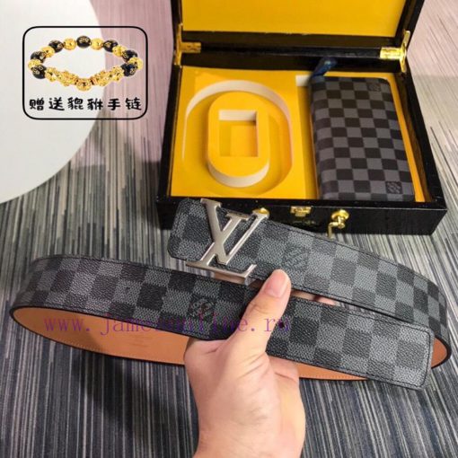 Louis Vuitton Belt and Wallet, a two-piece set of world-renowned luxury goods from Italy, fe u6ifo2nc - Image 2