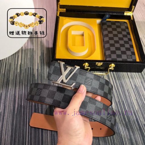 Louis Vuitton Belt and Wallet, a two-piece set of world-renowned luxury goods from Italy, fe u6ifo2nc - Image 3