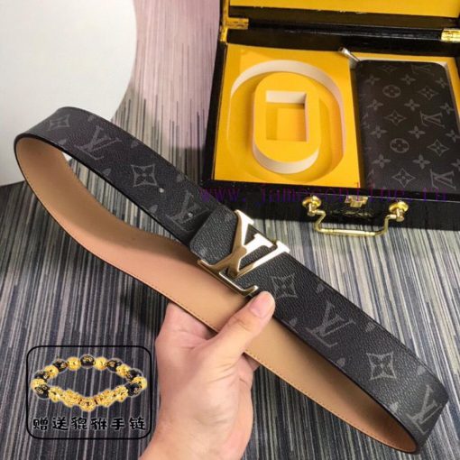 Louis Vuitton Belt and Wallet, a two-piece set of world-renowned luxury goods from Italy, fe db7w1xkz - Image 5