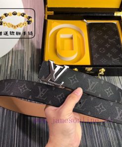 Louis Vuitton Belt and Wallet, a two-piece set of world-renowned luxury goods from Italy, fe 1i1d7jlg