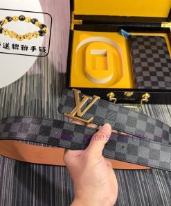 Louis Vuitton Belt and Wallet, a two-piece set of world-renowned luxury goods from Italy, fe gxsipx54