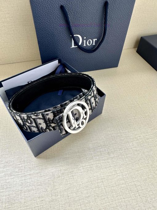 Dior's 3.5cm wide gold trimmed brass waistband buckle is a new addition to the spring collec xa5noblk - Image 4