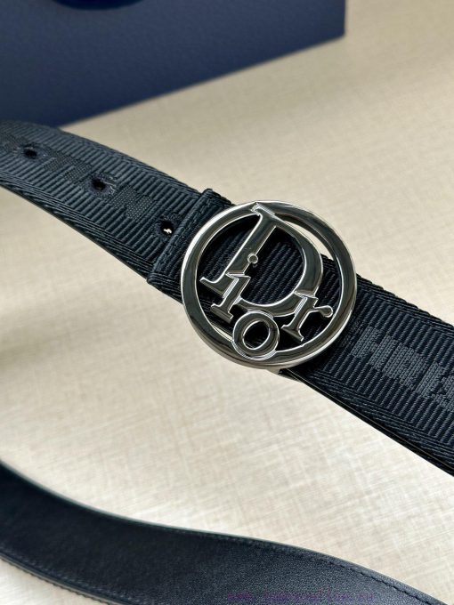 Dior's 3.5cm wide gold trimmed brass waistband buckle is a new addition to the spring collec x812oqba - Image 3