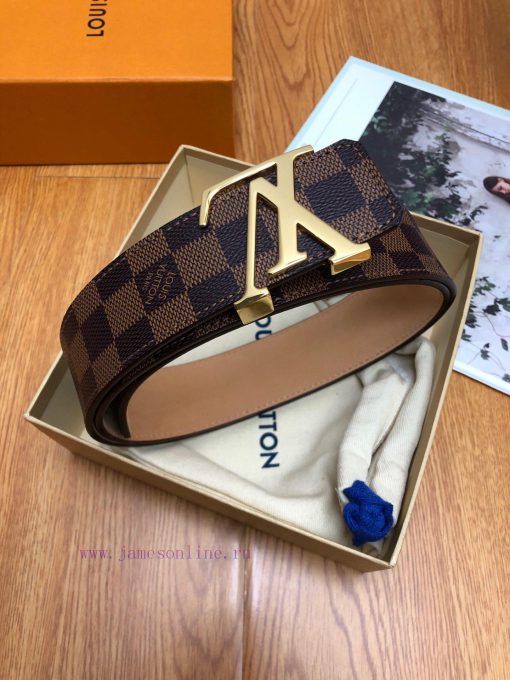 Lv fabric, lined with top layer cowhide and frosted bottom, paired with buttons The buckle a hkw522be