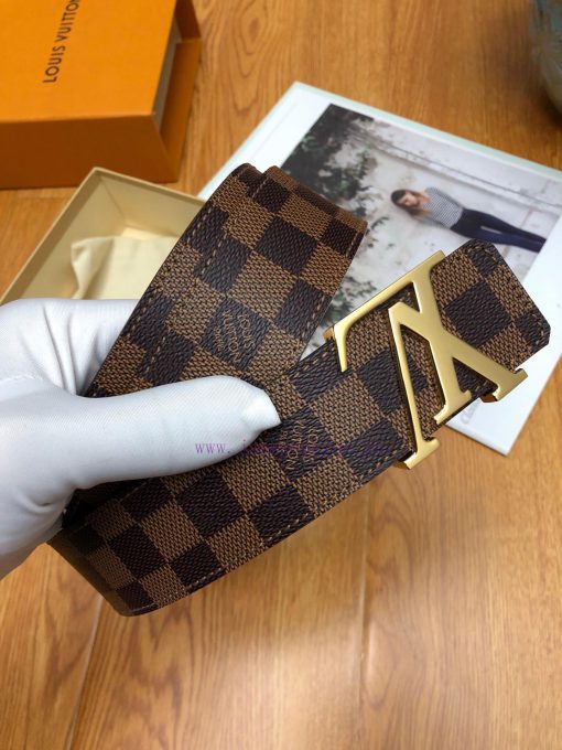 Lv fabric, lined with top layer cowhide and frosted bottom, paired with buttons The buckle a hkw522be - Image 4