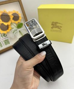 Burberry automatic beltMaterial: Leather Belt with 100% Head Layer. The leather belt is guar mwpf4990