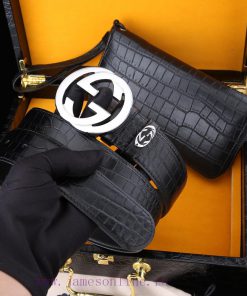 MADE IN ITALYWooden box with accompanying picturesGUCC @ Belt+Wallet SetBuckle material: Two ccb6e027