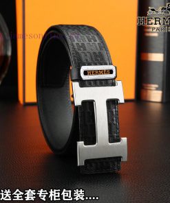 High end quality, physical photographyComes with a complete set of packagingHERMES Overseas sadqqurs