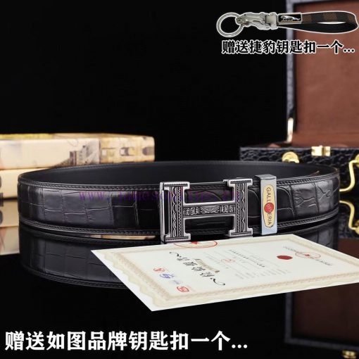 Give a picture of a Jaguar keychain as a giftComes with a complete set of wooden boxesHERMES nfg1qyez - Image 5