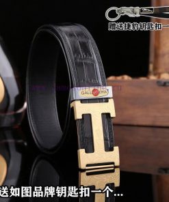 Give a picture of a Jaguar keychain as a giftComes with a complete set of wooden boxesHERMES q52ciw95