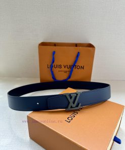 This 3.4-wide LV Heritage double-sided belt is made of grain and smooth leather, polished an lrzsa5ma