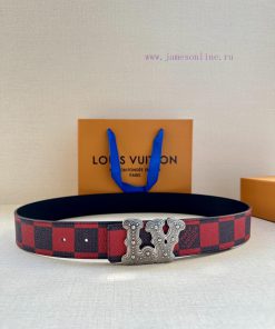 This 4.0-wide LV Initiales double-sided belt is from the 2024 spring/summer men's fashion sh 3017grnz