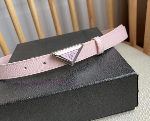 PRADA's belt design is simple yet exquisite. The metal buckle presents the iconic triangular fcbb8idn - Image 8