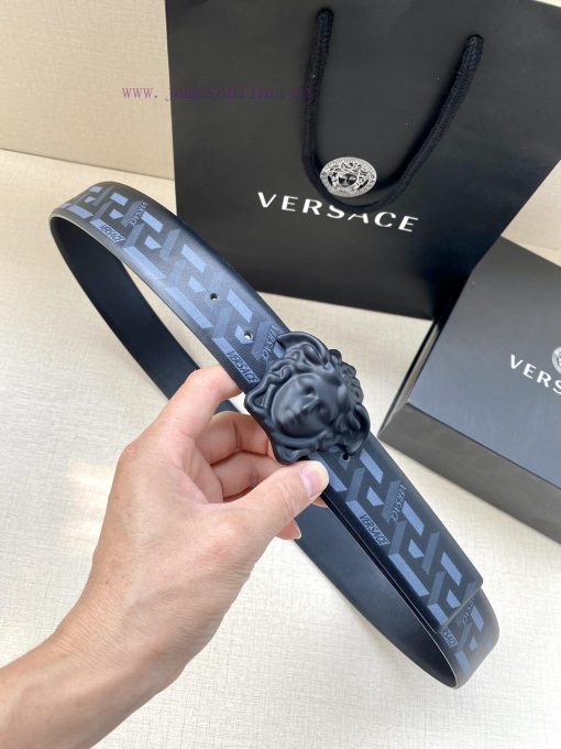 Width 4.0cm Versace This Palazzo belt is made of cowhide fabric and adorned with Le Pop Clas r7ecrxwx - Image 2