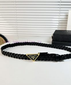 PRADA's magnificent leather belt exudes a simple and exquisite elegance, weaving a classic l 3g8fe45r