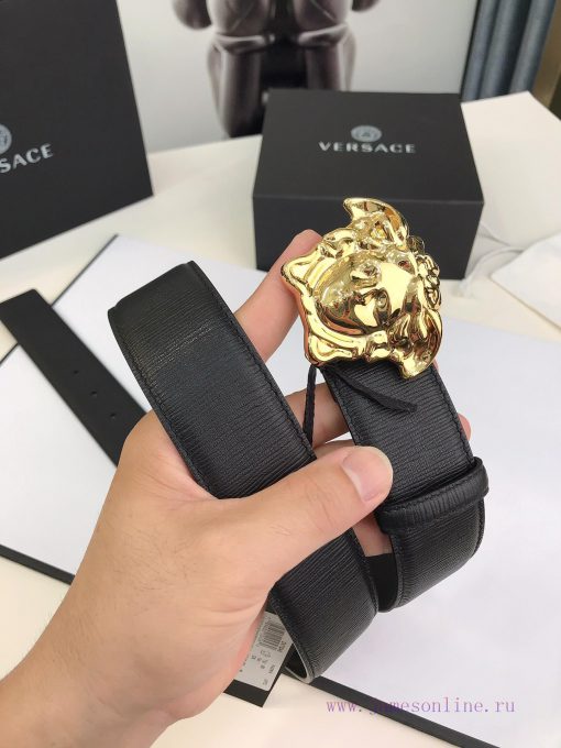 Versace Versace's fashionable belt is crafted from fine grain calf leather and adorned with y0vhpf5w - Image 3