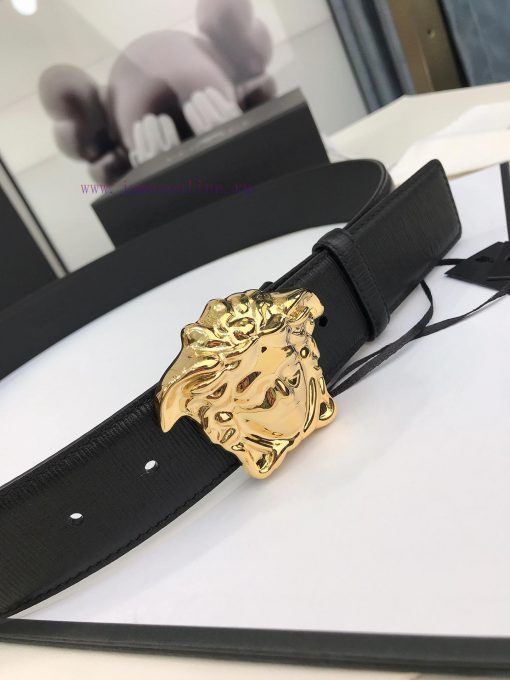 Versace Versace's fashionable belt is crafted from fine grain calf leather and adorned with y0vhpf5w - Image 5