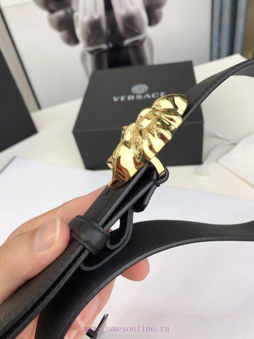 Versace Versace's fashionable belt is crafted from fine grain calf leather and adorned with y0vhpf5w - Image 8