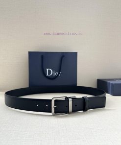 This 35mm waistband combines elegance and modern style with a double-sided design. One side b2rop291