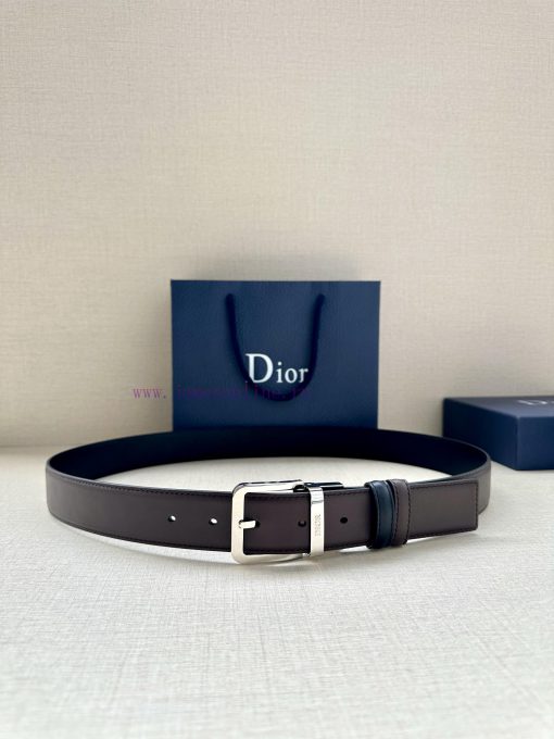 This 35mm waistband combines elegance and modern style with a double-sided design. One side s9xlcqaf
