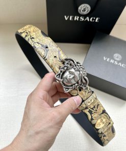 Width 4.0cm Versace This Palazzo belt is made of cowhide fabric and adorned with Le Pop Clas 7z3y62qw