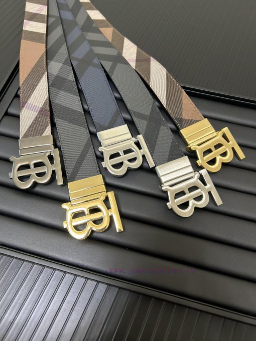 Burberry. BurberryA complete set of high-quality tail clip fasteners with a width of 35mm, p afgoz73o