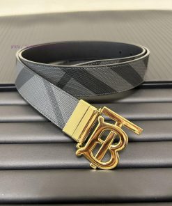 Burberry. BurberryA complete set of high-quality tail clip fasteners with a width of 35mm, p savhaxtp