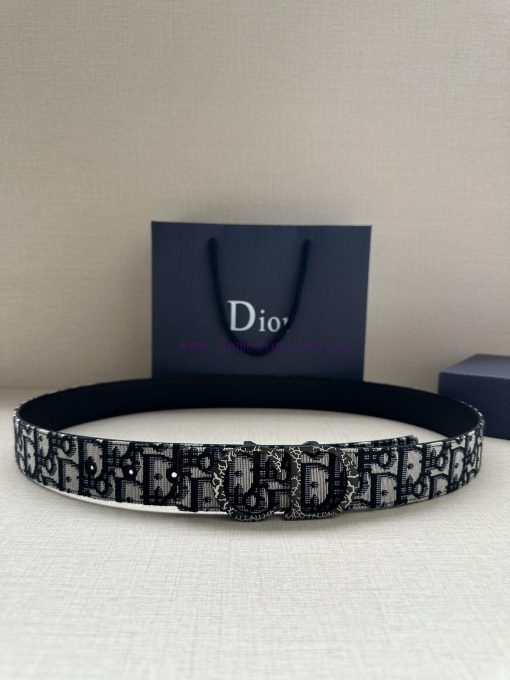 This 35mm double-sided belt with a width of 3.5cm combines elegant temperament with modern s y32ayeb8