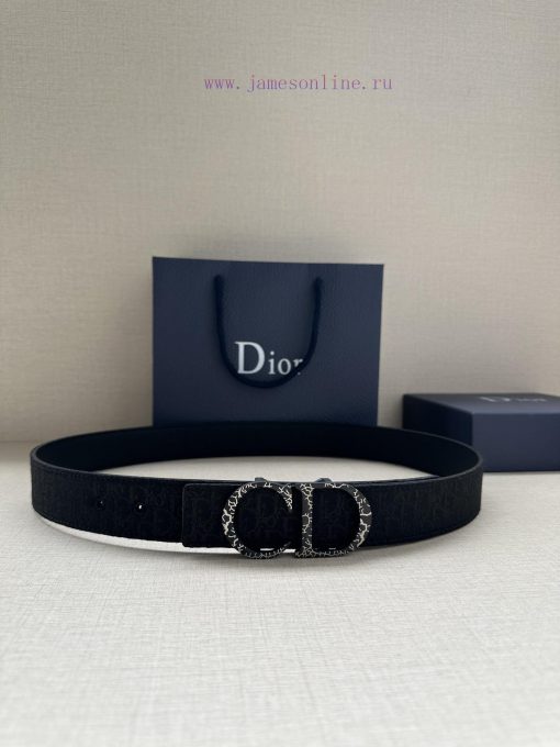 This 35mm double-sided belt with a width of 3.5cm combines elegant temperament with modern s czr1x1gm