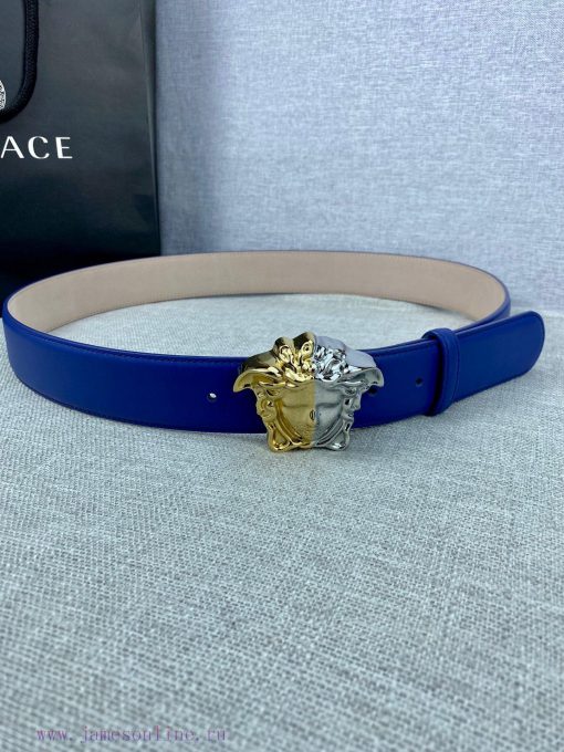 Width 3.8cm Versace This belt is crafted from high-quality leather and features a white/gold 6wtswxtg - Image 4