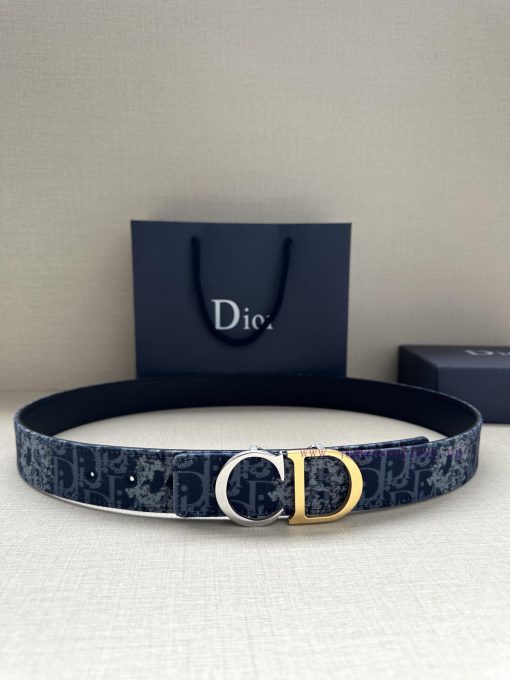 Width 3.5cm. This double-sided belt is made of 35mm blue denim fabric with smooth cowhide Ob 0nsajy6r