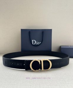 This 35mm double-sided belt with a width of 3.5cm combines elegant temperament with modern s y76rz903