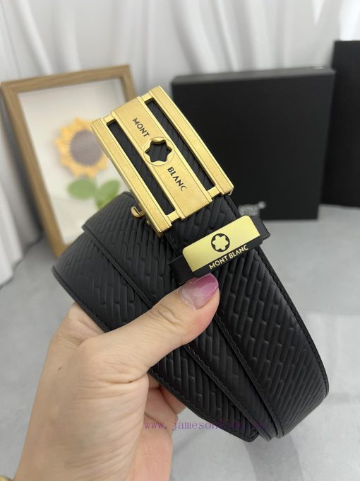 Montblanc Automatic BeltMaterial: Leather Belt with 100% Head Layer. The leather belt is gua r369lm1a