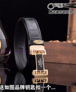 Give a picture of a Jaguar keychain as a giftComes with a complete set of wooden boxesHERME@ bld2tush