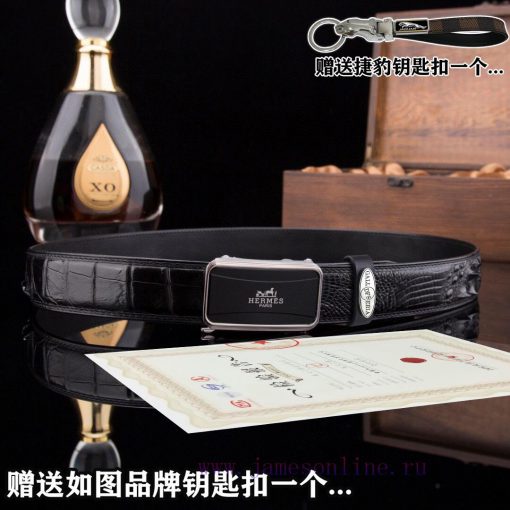 Give a picture of a Jaguar keychain as a giftComes with a complete set of wooden boxesHERME@ pngblz5p - Image 5