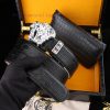 MADE IN ITALYWooden box with accompanying picturesVERSACE @ Belt+Wallet SetBuckle material: zmen3wg0