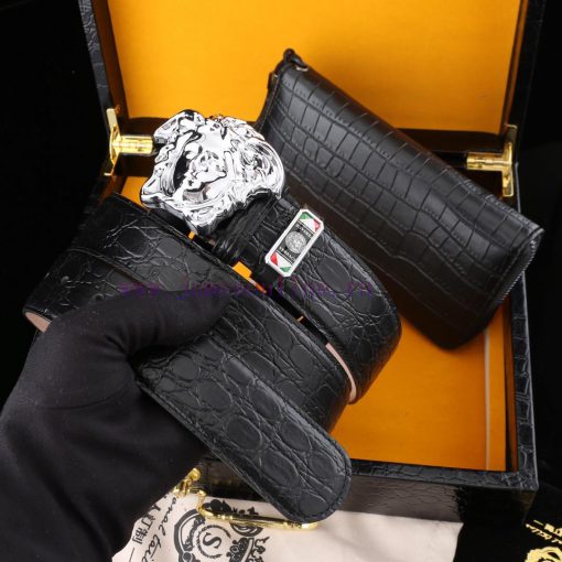MADE IN ITALYWooden box with accompanying picturesVERSACE @ Belt+Wallet SetBuckle material: zmen3wg0 - Image 2