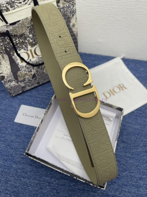 This 35mm double-sided belt from Dior combines elegant temperament with modern style. On one afb2vzmv