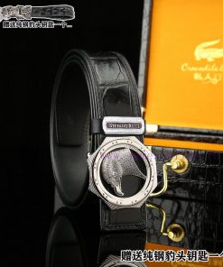Give away a pure steel keychain as a giftComes with a complete set of wooden boxesSTEFANO RI 2vetby2x