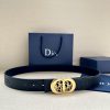 This 35mm double-sided belt from Dior combines elegance and modern style. One side is made o fxc3pug8