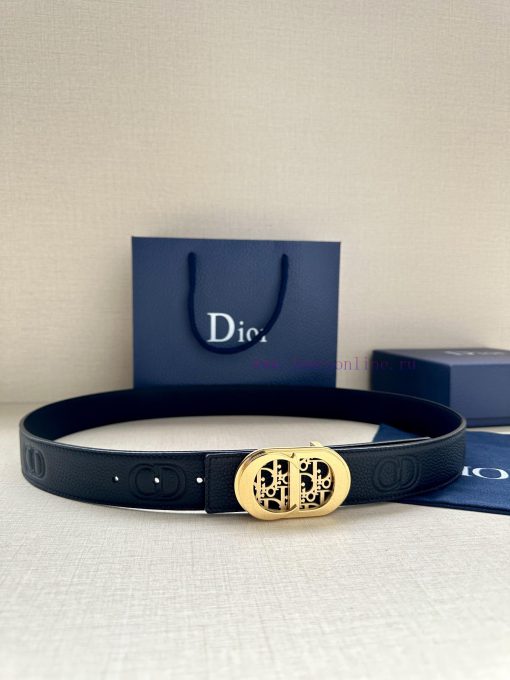 This 35mm double-sided belt from Dior combines elegance and modern style. One side is made o fxc3pug8