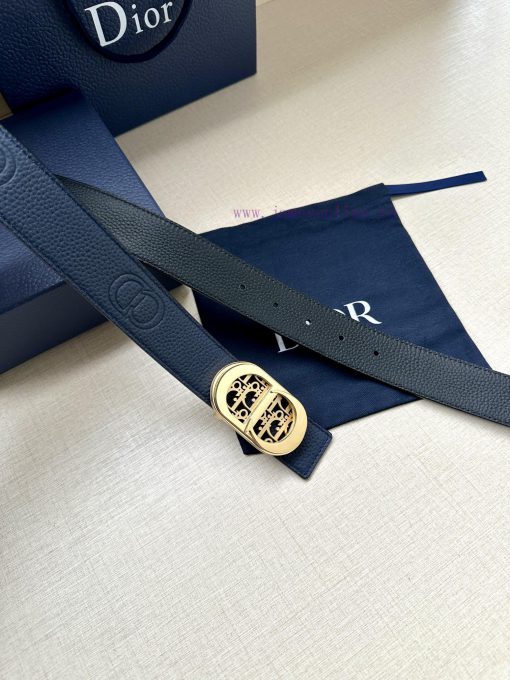 This 35mm double-sided belt from Dior combines elegance and modern style. One side is made o 60hmezhl - Image 7