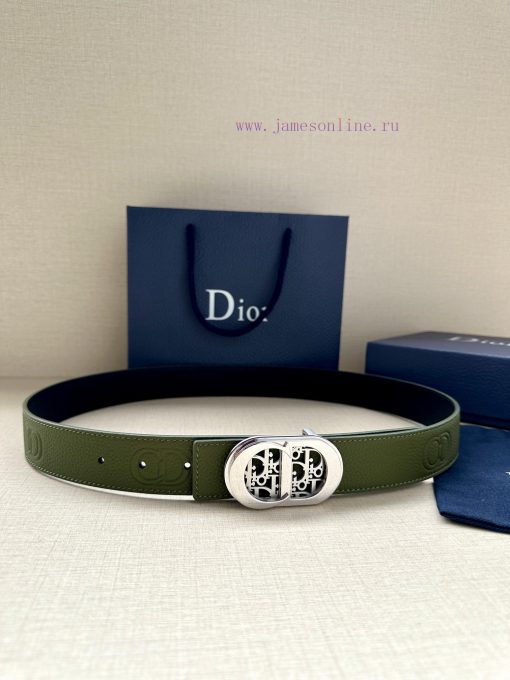 This 35mm double-sided belt from Dior combines elegance and modern style. One side is made o ii0y09y7