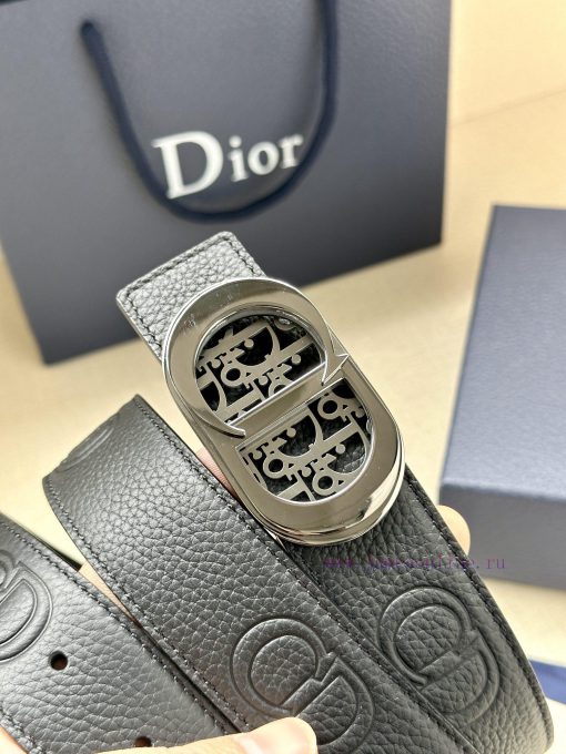 This 35mm double-sided belt from Dior combines elegance and modern style. One side is made o oxnvg1fy - Image 9