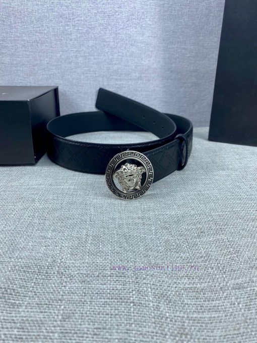 The 3D hollowed out Medusa on the buckle of the Versace head logo waistband with a width of kbece9sp - Image 13