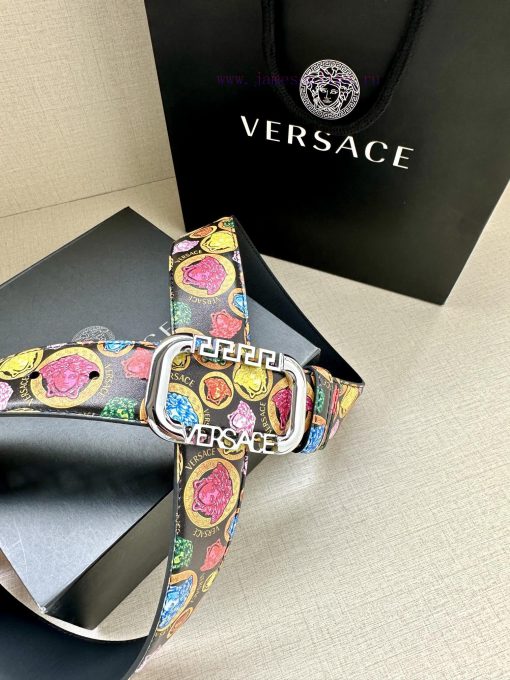 Width 3.8cm VERSACE This printed waistband is made of calf leather and features a gold buckl 7hj28vzu - Image 7